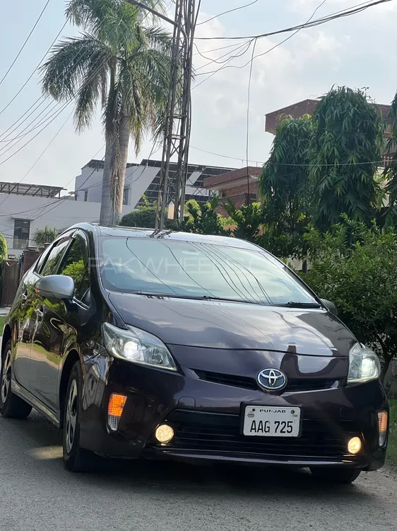 Toyota Prius 2015 for Sale in Lahore Image-1