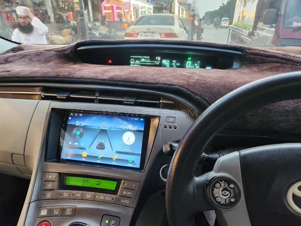 Toyota Prius 2012 for Sale in Karachi Image-1