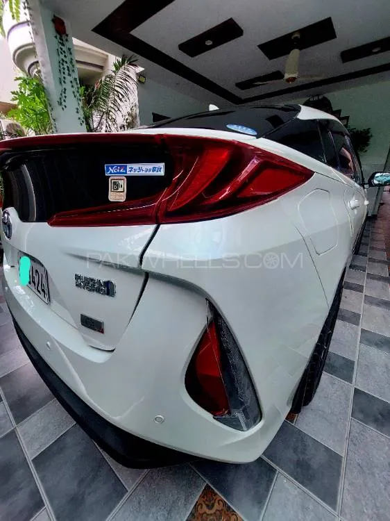 Toyota Prius 2017 for Sale in Lahore Image-1