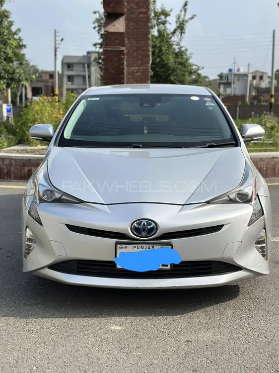 Toyota Prius 2017 for Sale in Lahore Image-1