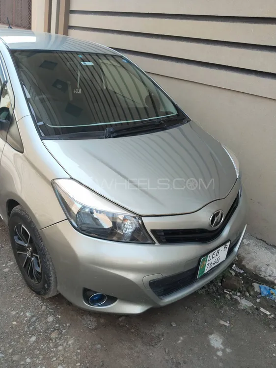 Toyota Vitz 2012 for Sale in Peshawar Image-1