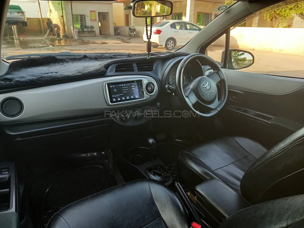 Toyota Vitz 2014 for Sale in Islamabad Image-1