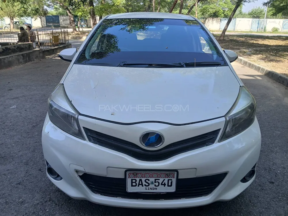 Toyota Vitz 2012 for Sale in Islamabad Image-1