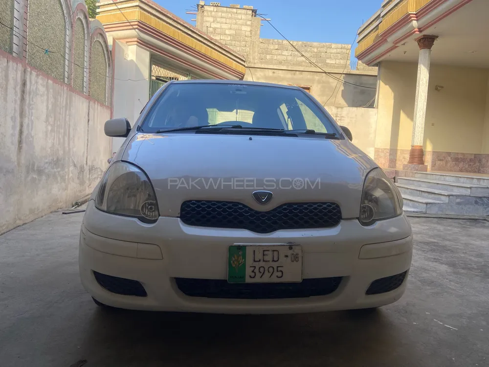 Toyota Vitz 2004 for Sale in Lower Dir Image-1