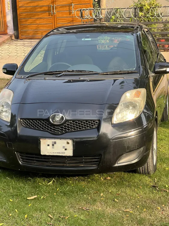 Toyota Vitz 2010 for Sale in Islamabad Image-1