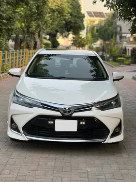 Toyota Corolla Altis Grande CVT-i 1.8 2018