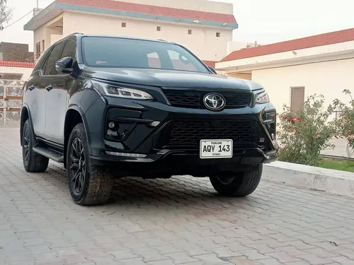 Toyota Fortuner GR-S 2023