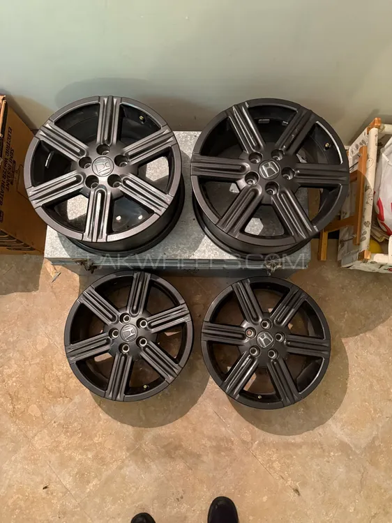 Honda Oem alloy Rims 17”” Image-1