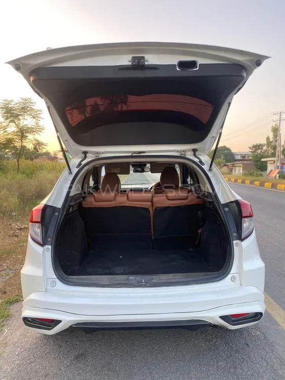 Honda Vezel 2016 for Sale in Mardan Image-1