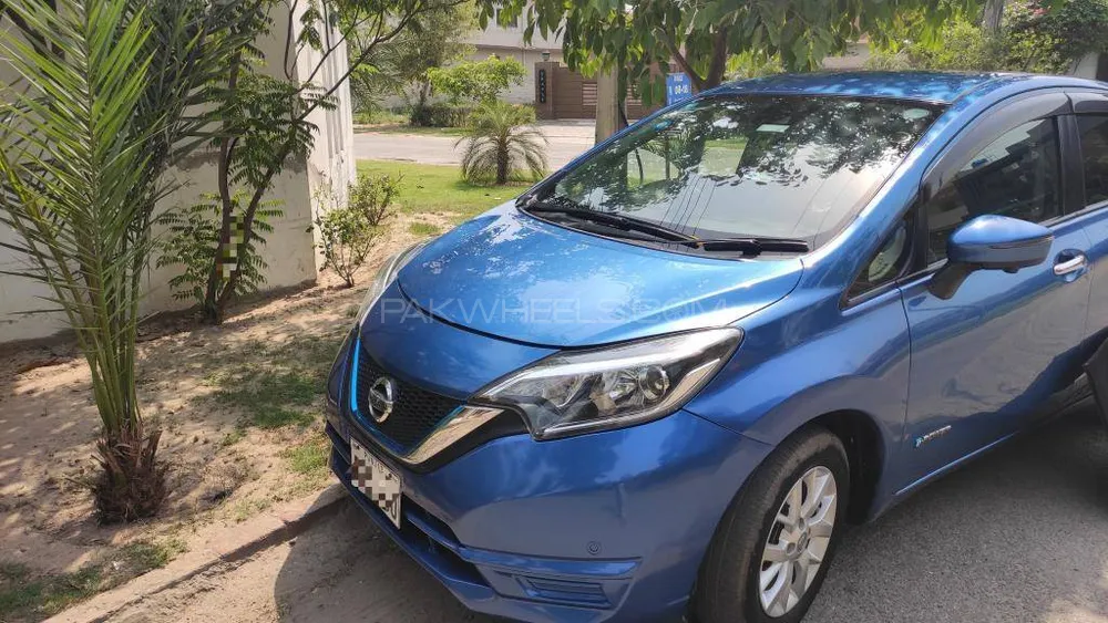 Nissan Note 2018 for Sale in Lahore Image-1