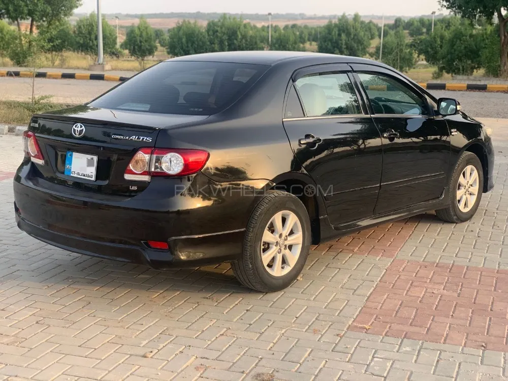 Toyota Corolla 2011 for Sale in Islamabad Image-1