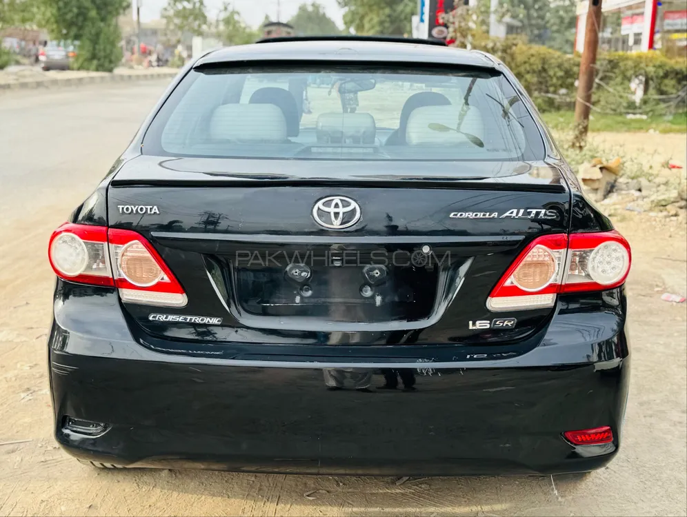 Toyota Corolla 2011 for Sale in Karachi Image-1