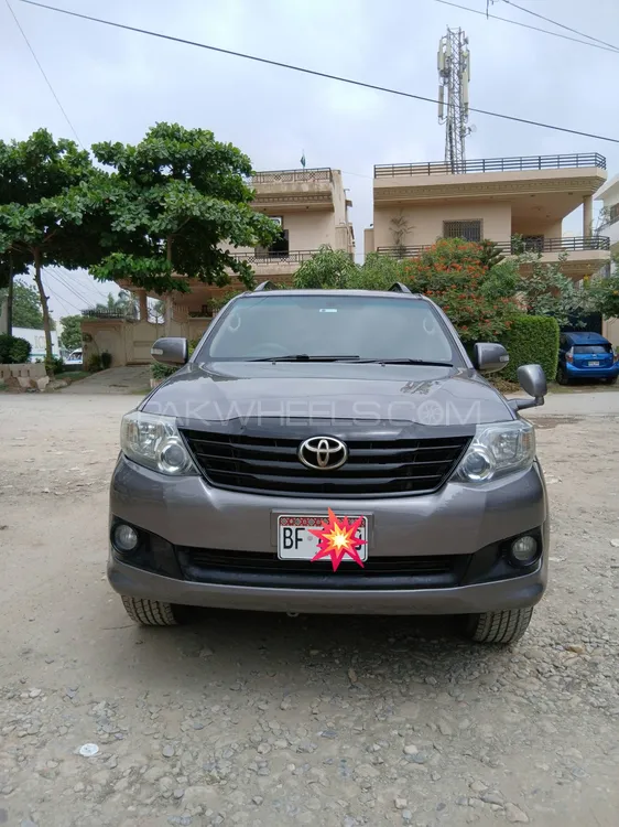 Toyota Fortuner 2015 for Sale in Karachi Image-1