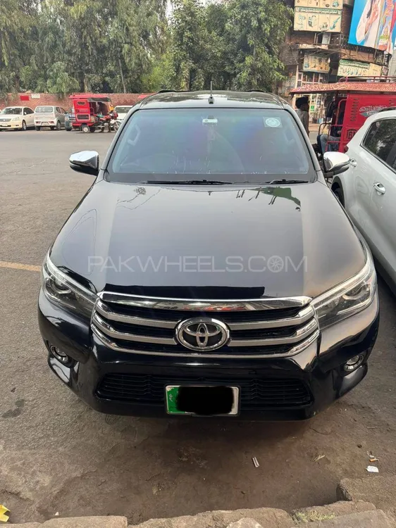 Toyota Hilux 2018 for Sale in Faisalabad Image-1