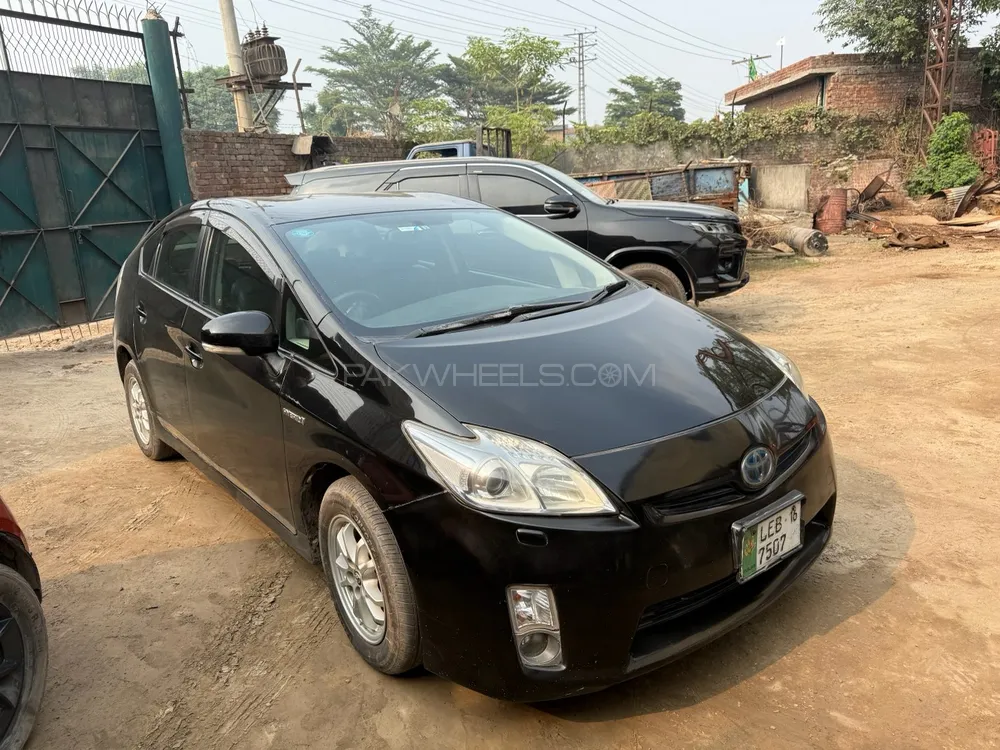 Toyota Prius 2011 for Sale in Lahore Image-1
