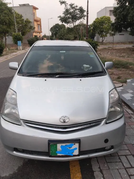 Toyota Prius 2007 for Sale in Lahore Image-1