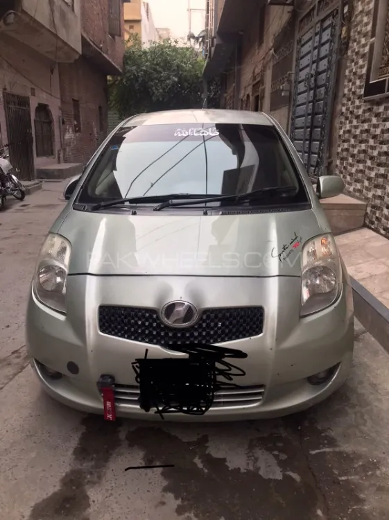 Toyota Vitz 2006 for Sale in Lahore Image-1