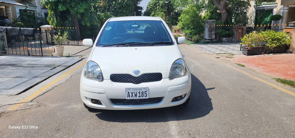 Toyota Vitz 2005 for Sale in Lahore Image-1