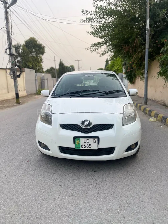 Toyota Vitz 2009 for Sale in Peshawar Image-1