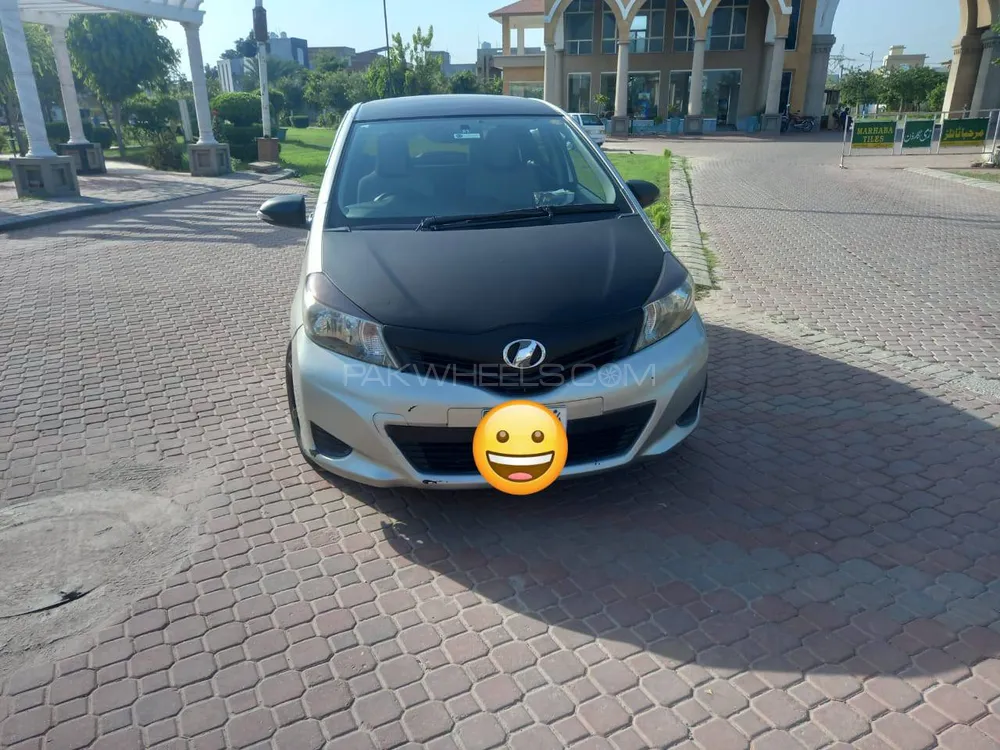 Toyota Vitz 2011 for Sale in Faisalabad Image-1