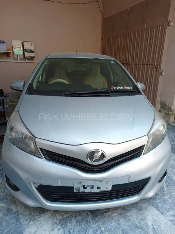 Toyota Vitz 2015 for Sale in Islamabad Image-1
