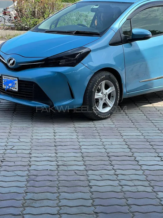 Toyota Vitz 2016 for Sale in Peshawar Image-1