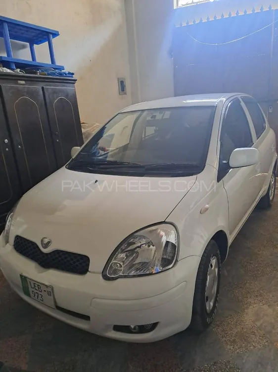 Toyota Vitz 2004 for Sale in Swatmingora Image-1