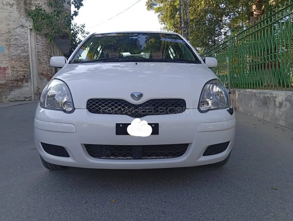 Toyota Vitz 2003 for Sale in Mardan Image-1