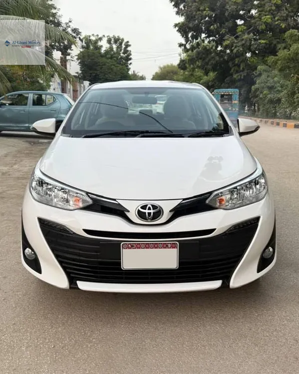 Toyota Yaris Sedan 2021 for Sale in Karachi Image-1