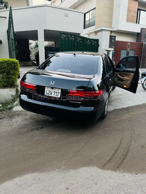 Honda Accord 2005 for Sale in Islamabad Image-1