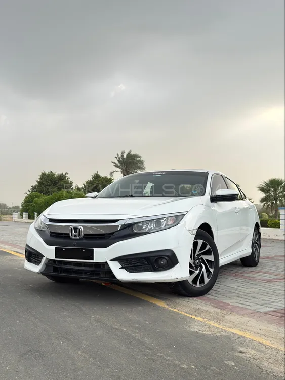 Honda Civic 2018 for Sale in Bahawalpur Image-1
