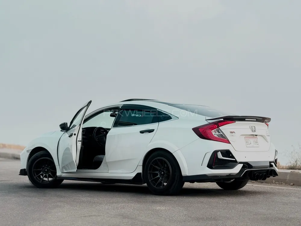 Honda Civic 2017 for Sale in Karachi Image-1