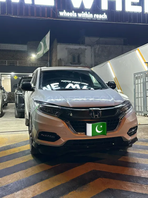 Honda Vezel 2018 for Sale in Islamabad Image-1