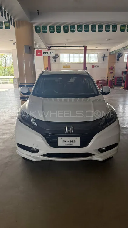 Honda Vezel 2015 for Sale in Multan Image-1