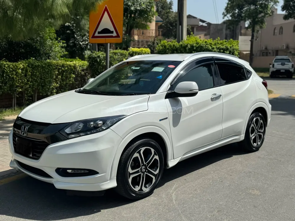 Honda Vezel 2016 for Sale in Lahore Image-1
