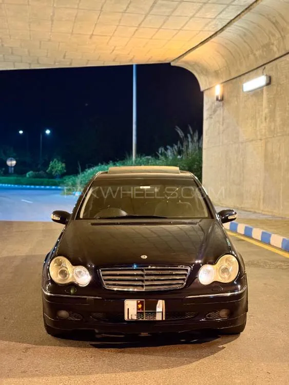 Mercedes Benz C Class 2002 for Sale in Islamabad Image-1