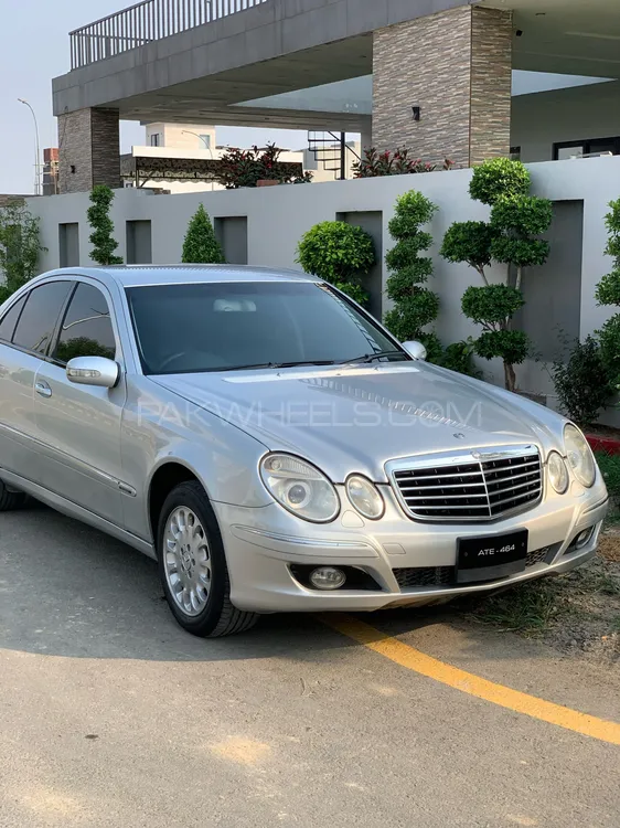 Mercedes Benz E Class 2004 for Sale in Lahore Image-1
