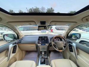 Prado TXL 2.7 petrol
Model: 2021
Mileage: 9,800 Km
Unregistered 
Fresh Import 

*Autofoot step 
*Leather & power Seats 
*Heating & cooling seats 
*Original TV + 4 Camera
*7 seater 
*Beige room
*Sunroof

Calling and Visiting Hours 

Monday to Saturday

11:00 AM to 7:00 PM