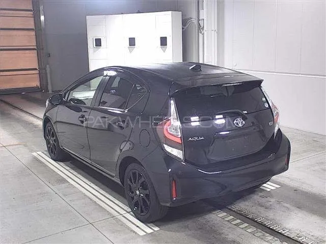 Toyota Aqua 2021 for Sale in Karachi Image-1