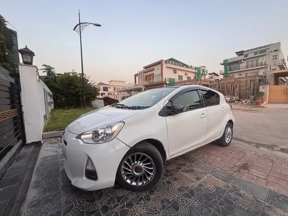 Toyota Aqua 2012 for Sale in Islamabad Image-1