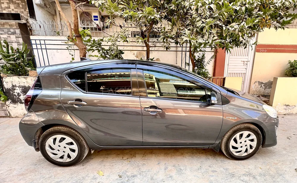 Toyota Aqua 2015 for Sale in Karachi Image-1