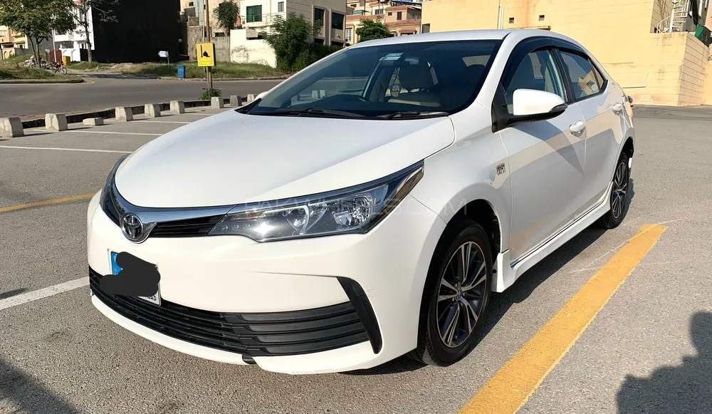 Toyota Corolla 2018 for Sale in Islamabad Image-1