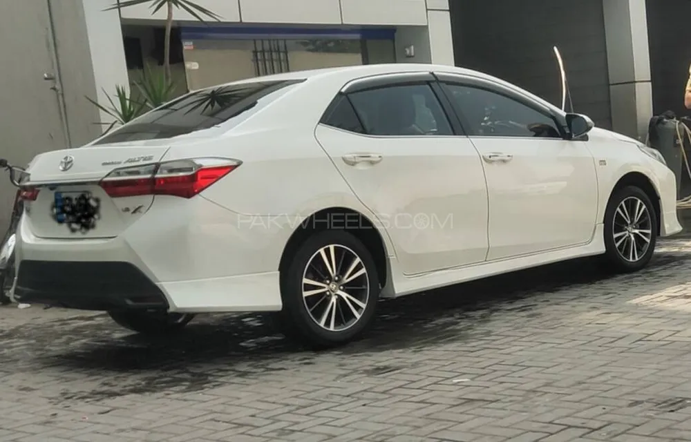 Toyota Corolla 2023 for Sale in Peshawar Image-1