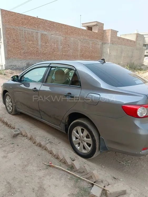 Toyota Corolla 2013 for Sale in Jhang Image-1