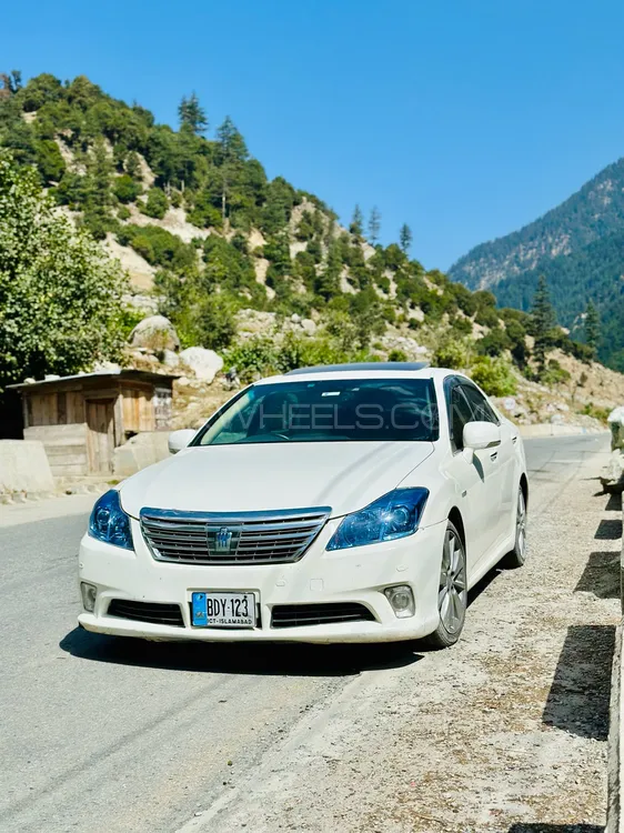 Toyota Crown 2010 for Sale in Peshawar Image-1