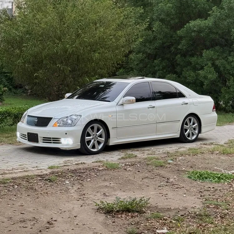 Toyota Crown 2004 for Sale in Islamabad Image-1