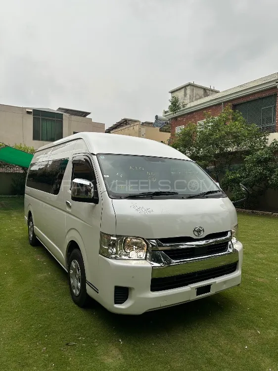 Toyota Hiace 2022 for Sale in Lahore Image-1