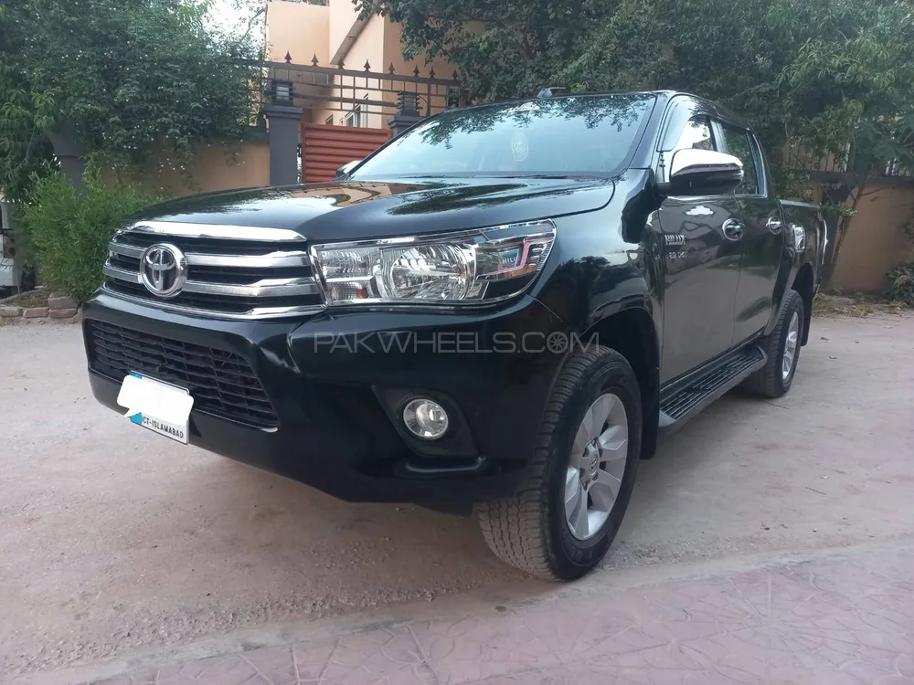Toyota Hilux 2020 for Sale in Islamabad Image-1