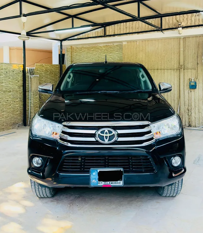 Toyota Hilux 2019 for Sale in Islamabad Image-1