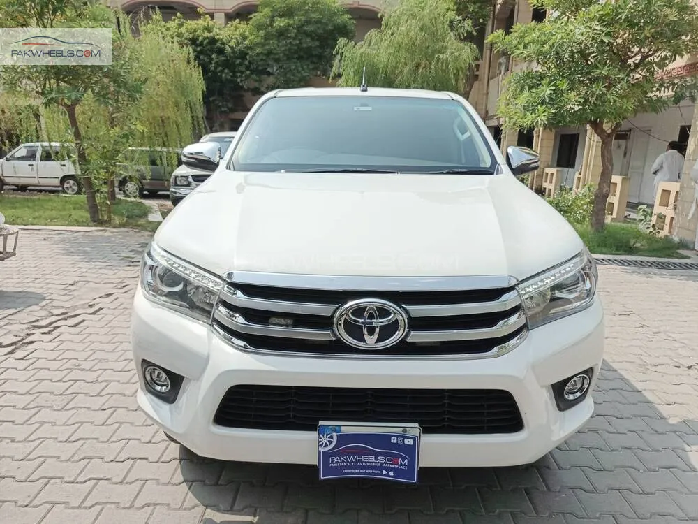 Toyota Hilux 2020 for Sale in Peshawar Image-1